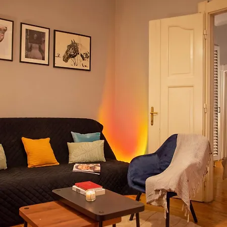 Ollio Quiet Center *